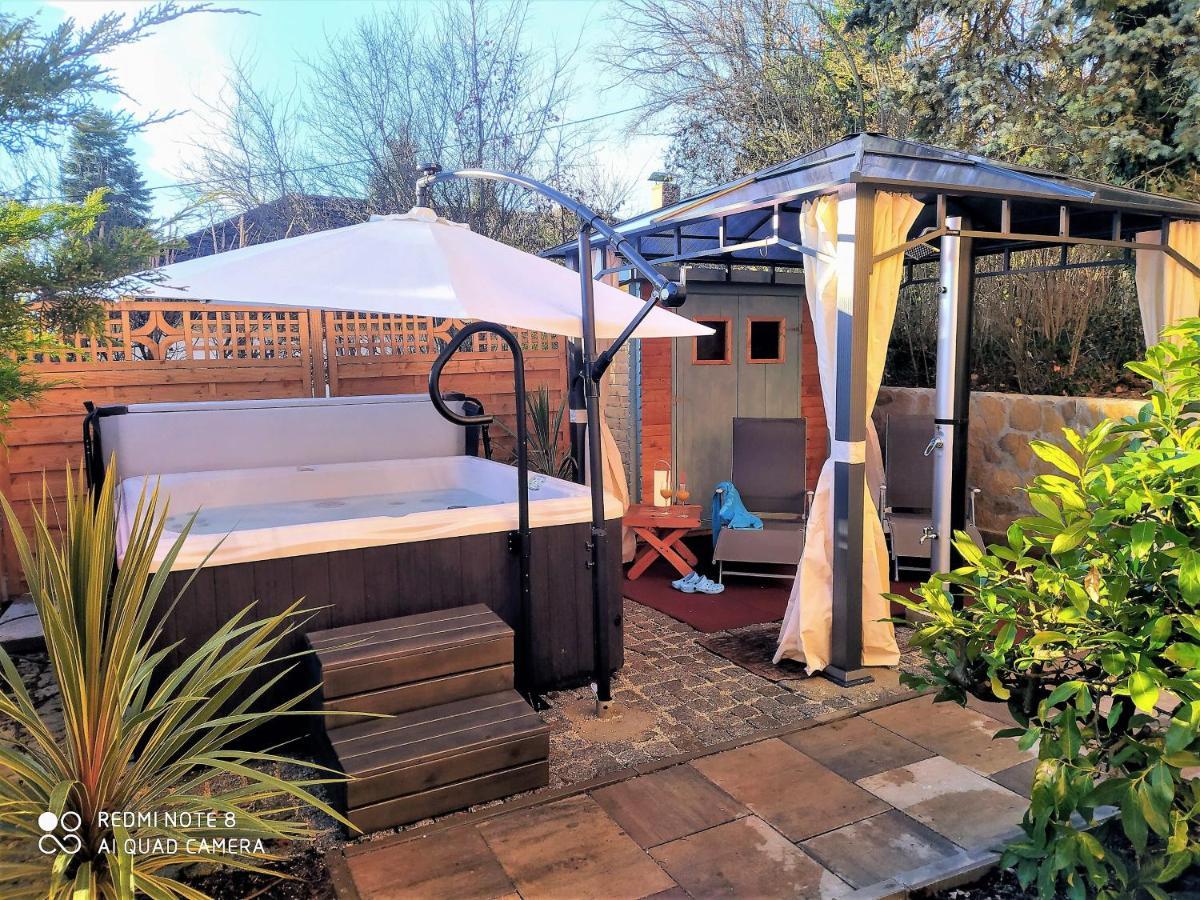 Mediterran-Skandinavisch - Outdoorwhirlpool Ganzjaehrig Burgthann 外观 照片