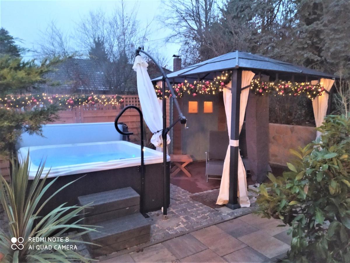 Mediterran-Skandinavisch - Outdoorwhirlpool Ganzjaehrig Burgthann 外观 照片